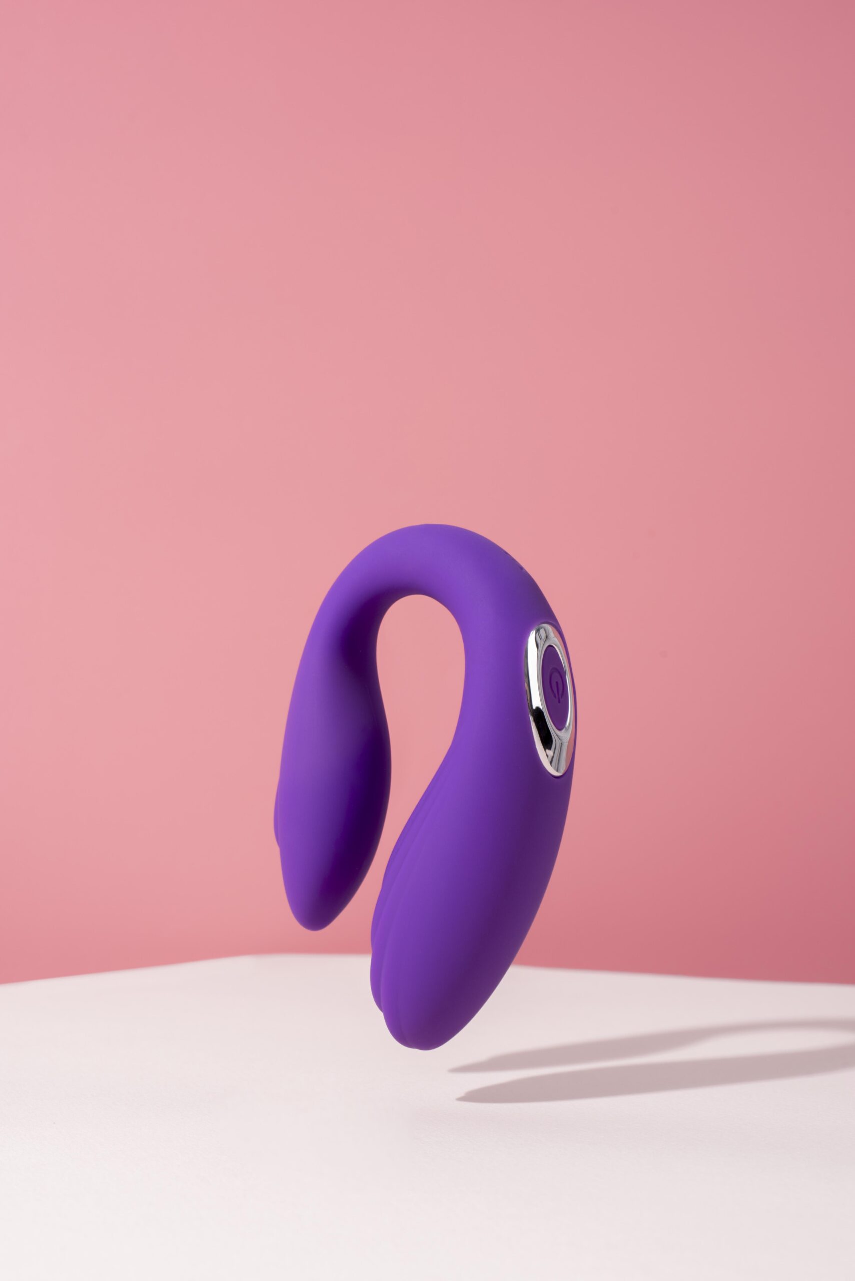 Párjátékhoz használható távirányítós vibrátor, közös öröm és szenvedély fenntartása